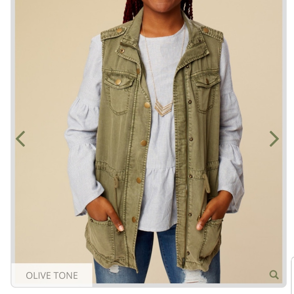 Altard State Utility Vest